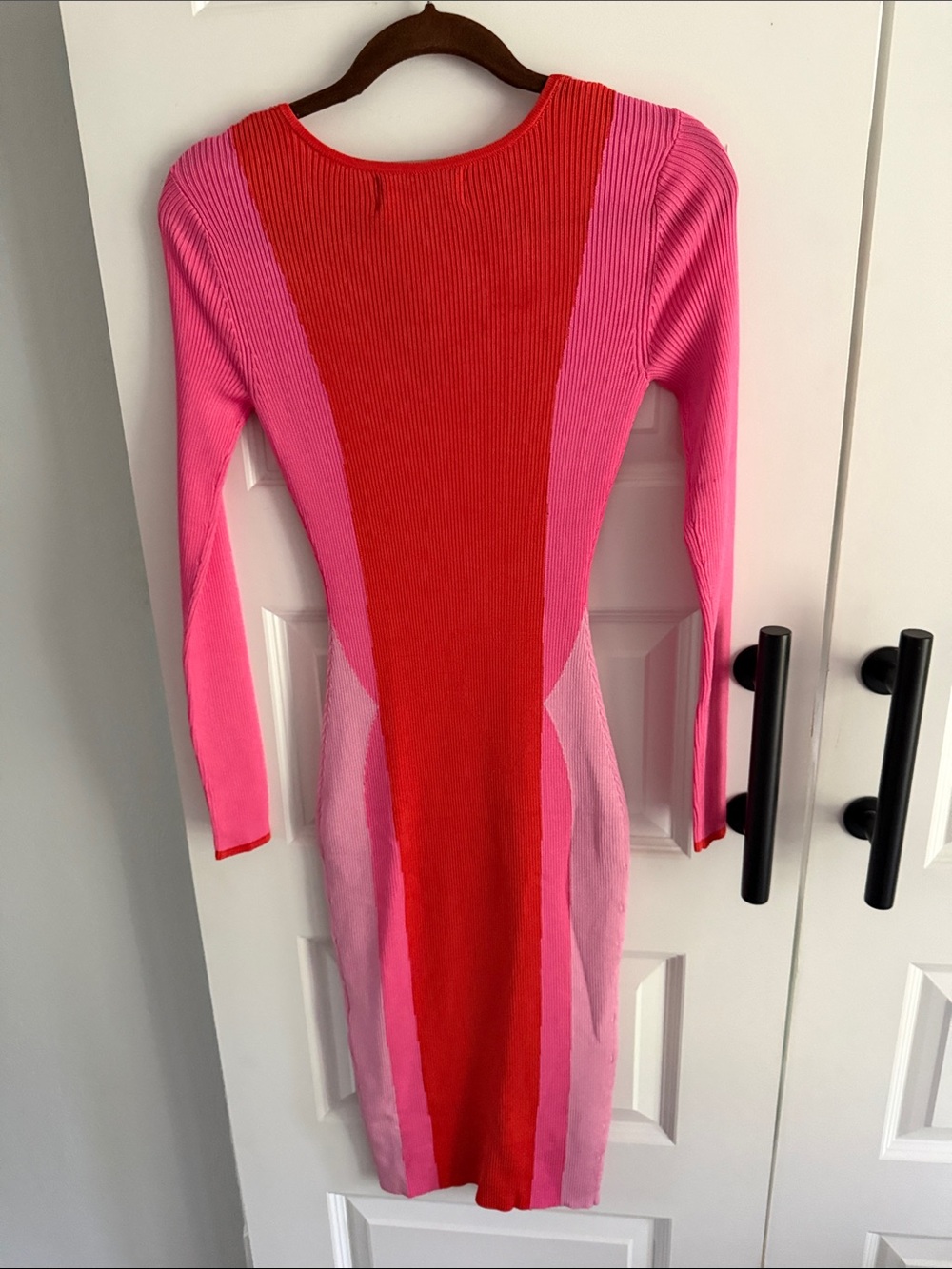 Pink & Red Ribbed V-Neck Bodycon Dress - Picture 5 of 8